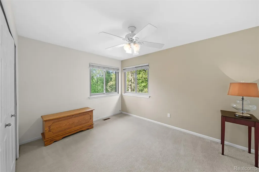 10099 Fernbrooke Drive Green Oak Township MI 48116