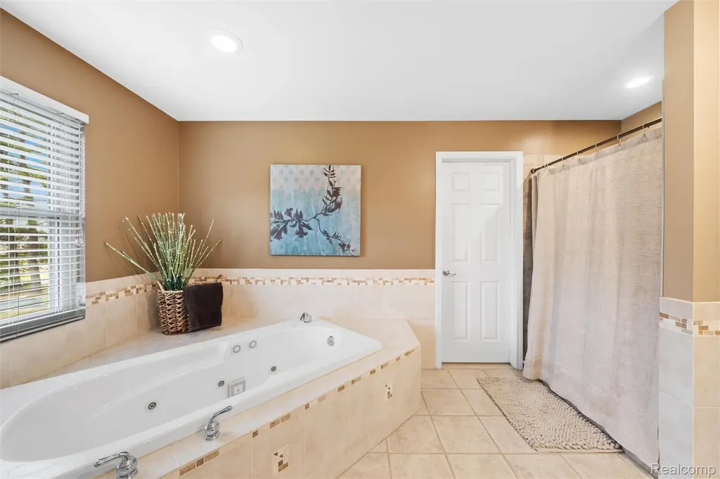 10099 Fernbrooke Drive Green Oak Township MI 48116