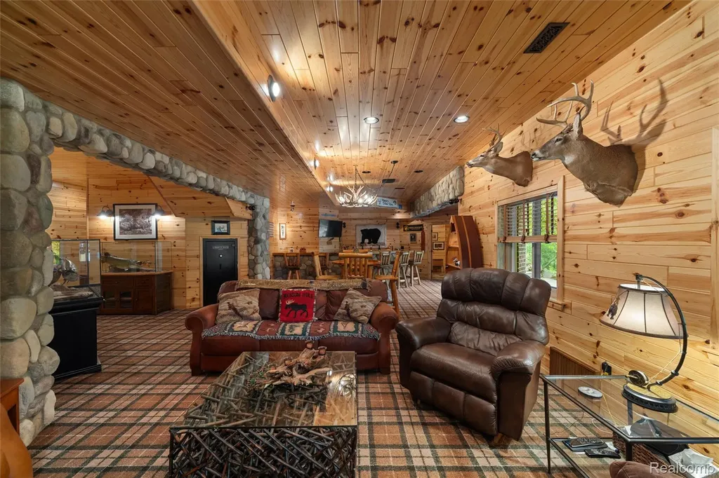 10099 Fernbrooke Drive Green Oak Township MI 48116