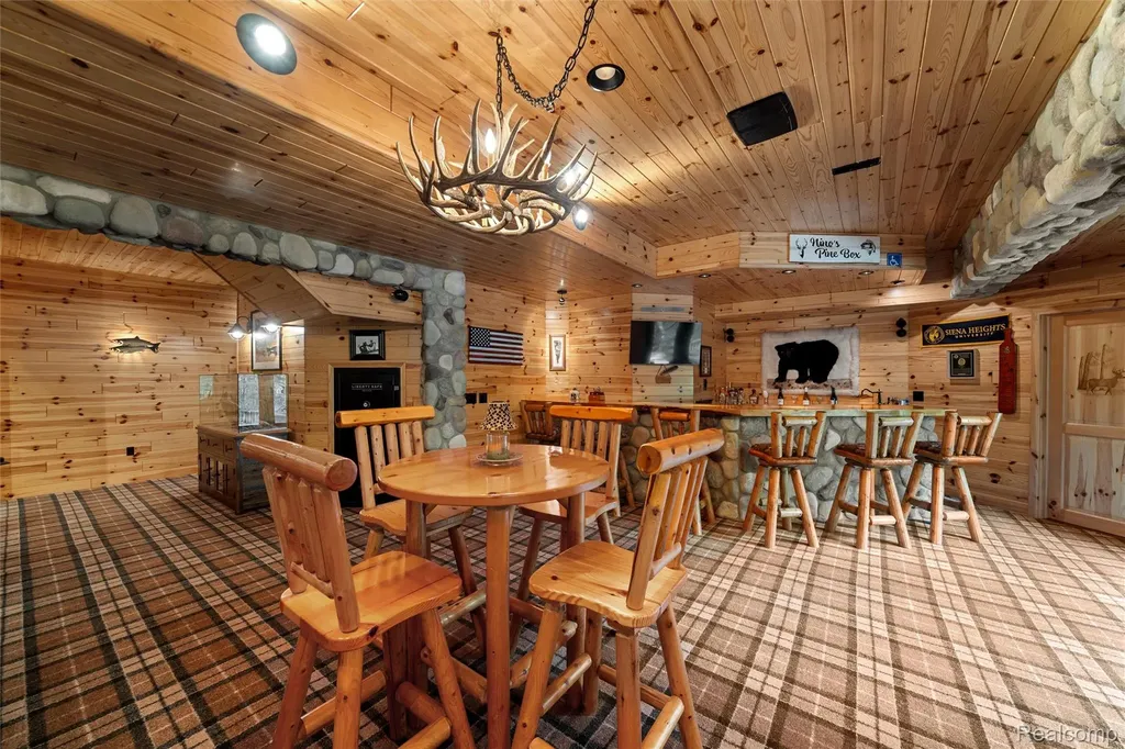 10099 Fernbrooke Drive Green Oak Township MI 48116