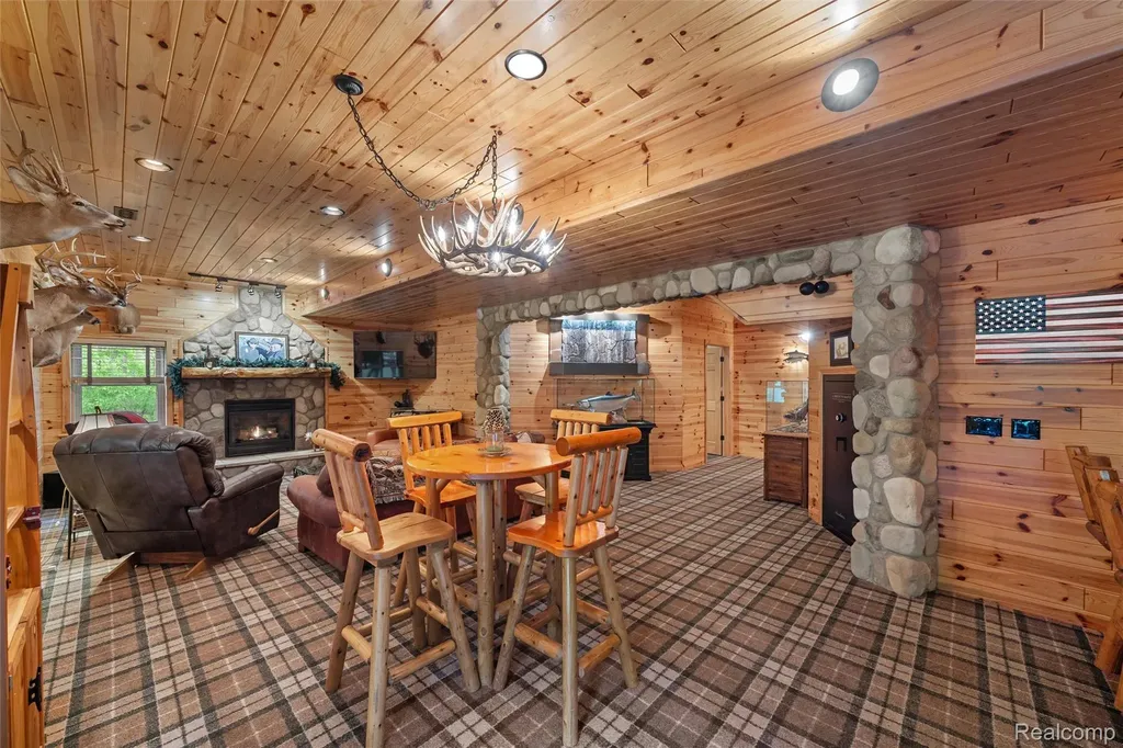 10099 Fernbrooke Drive Green Oak Township MI 48116