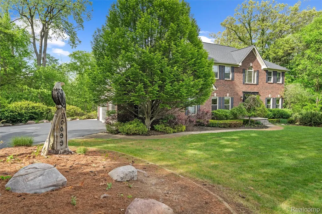 10099 Fernbrooke Drive Green Oak Township MI 48116