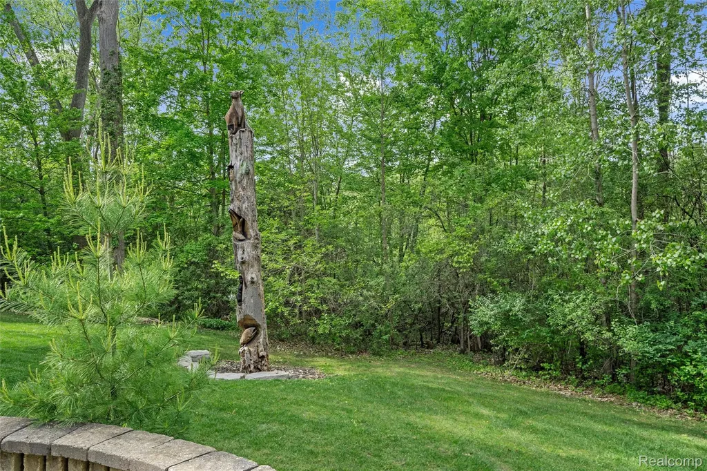 10099 Fernbrooke Drive Green Oak Township MI 48116