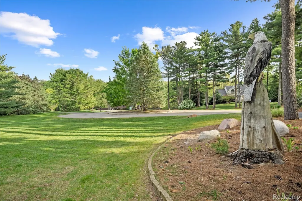 10099 Fernbrooke Drive Green Oak Township MI 48116