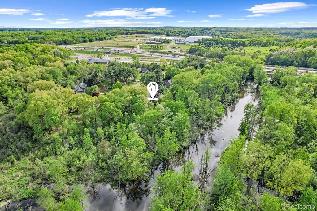 10099 Fernbrooke Drive Green Oak Township MI 48116