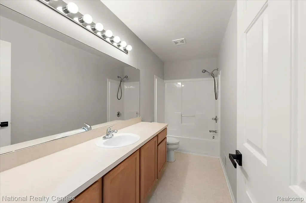 9780 David Lane White Lake Charter Township MI 48386