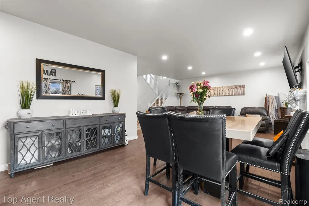 36738 Vine Drive Sterling Heights City MI 48312
