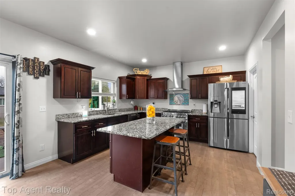 36738 Vine Drive Sterling Heights City MI 48312