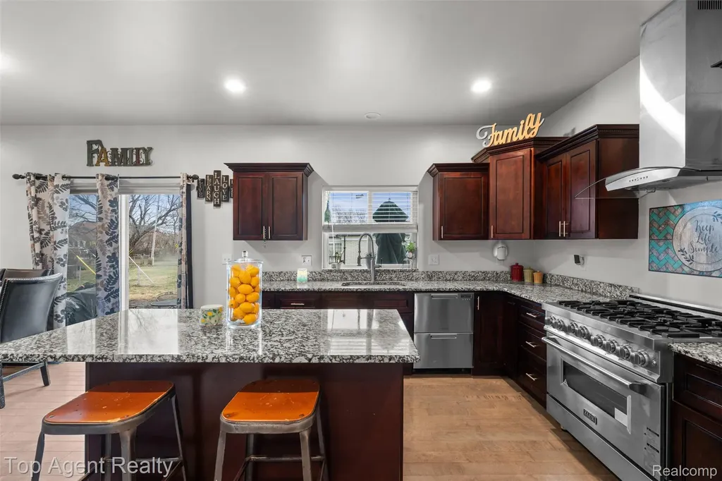 36738 Vine Drive Sterling Heights City MI 48312