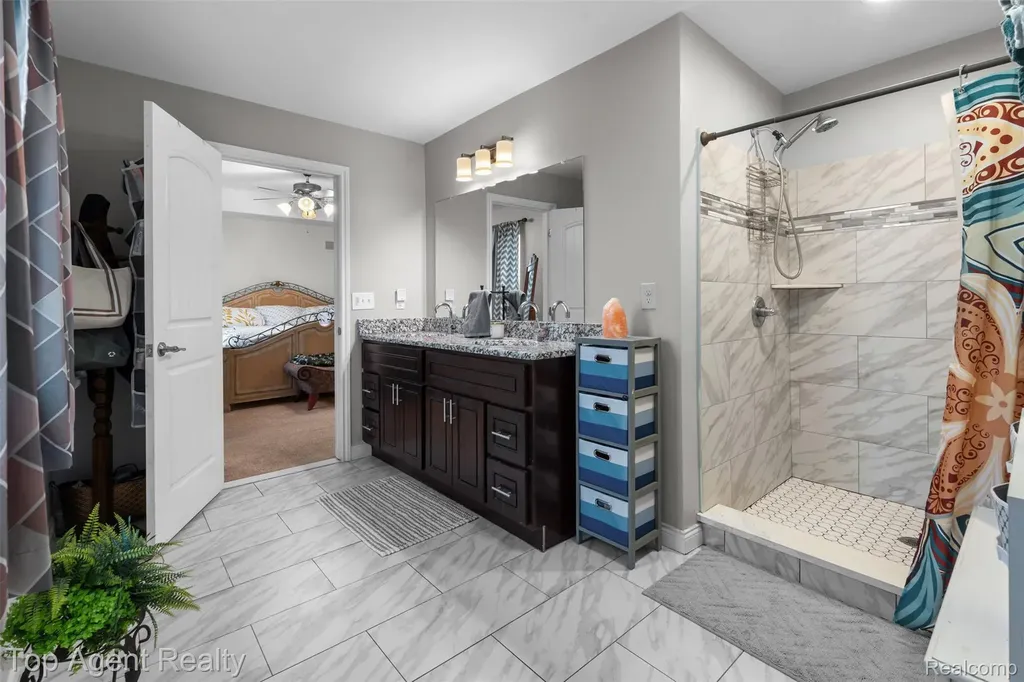 36738 Vine Drive Sterling Heights City MI 48312