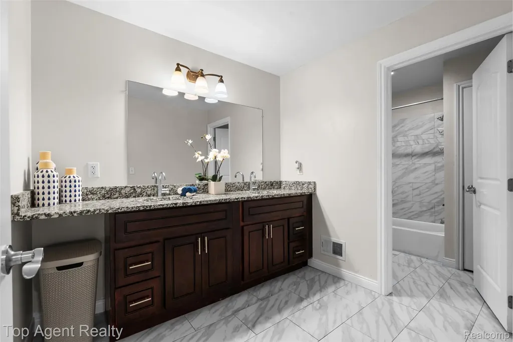36738 Vine Drive Sterling Heights City MI 48312