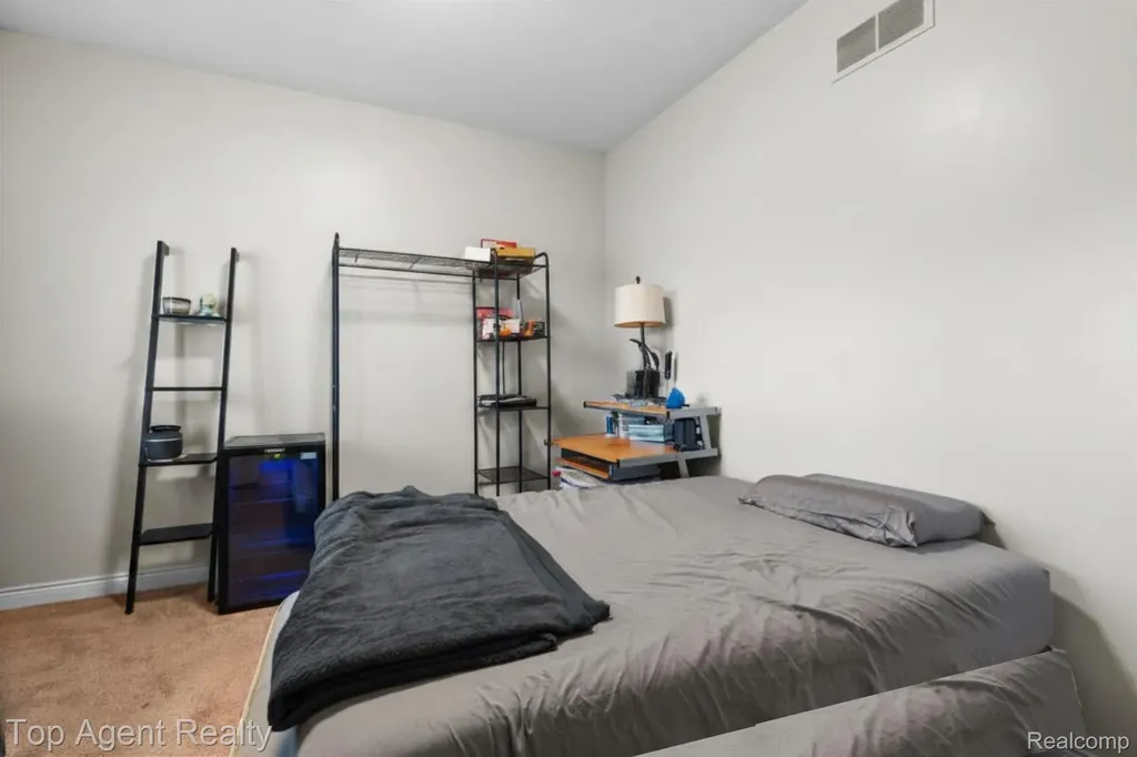 36738 Vine Drive Sterling Heights City MI 48312