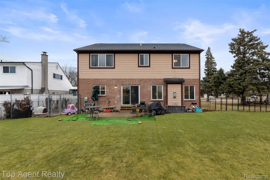 36738 Vine Drive Sterling Heights City MI 48312