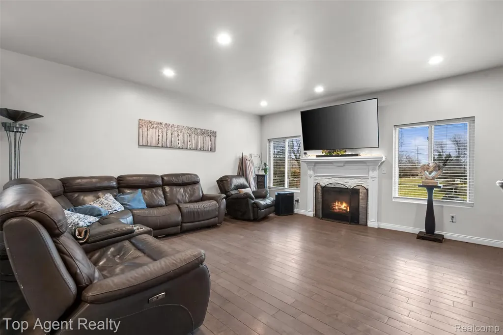 36738 Vine Drive Sterling Heights City MI 48312