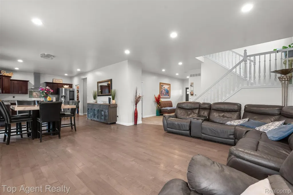 36738 Vine Drive Sterling Heights City MI 48312