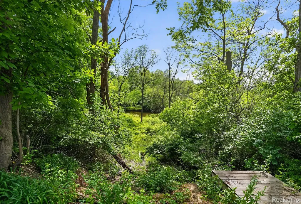 6235 Flushing Road Mt. Morris Township MI 48433