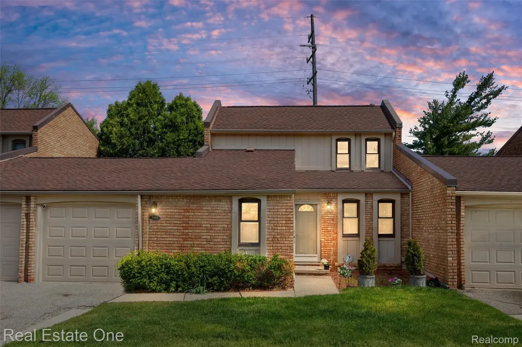 2903 Moon Lake Drive West Bloomfield Charter Township MI 48323
