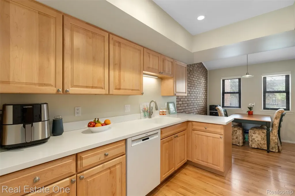 2903 Moon Lake Drive West Bloomfield Charter Township MI 48323