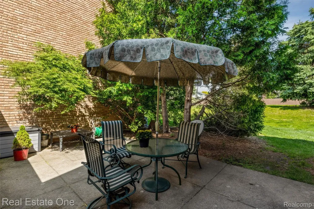 2903 Moon Lake Drive West Bloomfield Charter Township MI 48323