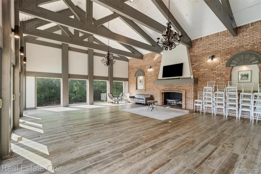 2903 Moon Lake Drive West Bloomfield Charter Township MI 48323