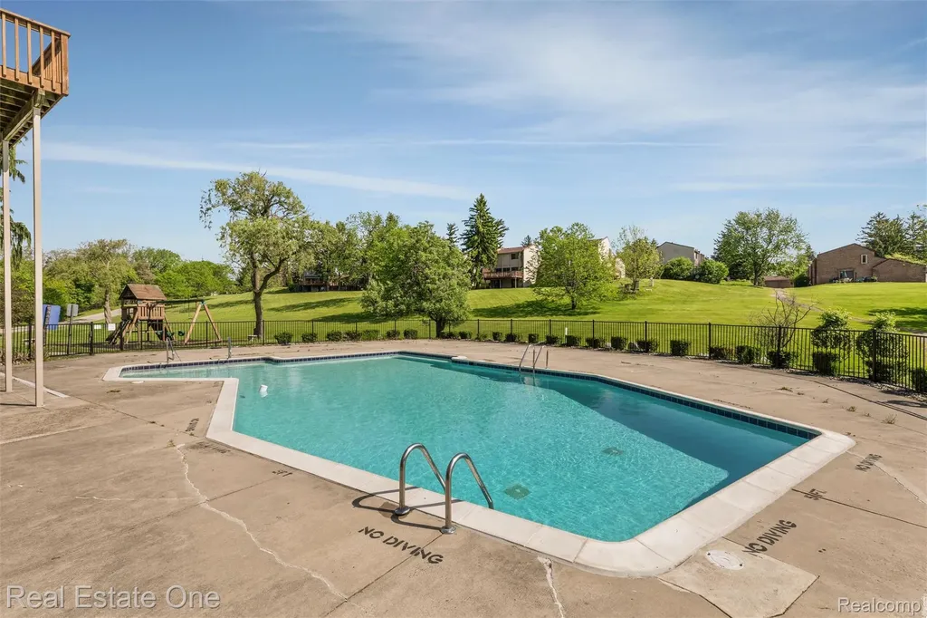 2903 Moon Lake Drive West Bloomfield Charter Township MI 48323