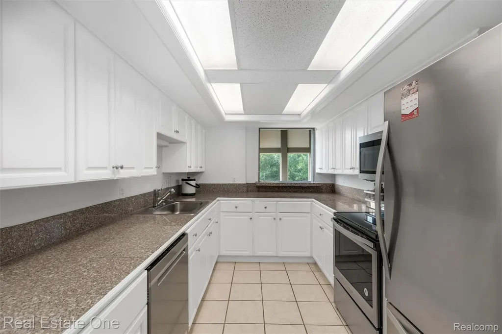 2903 Moon Lake Drive West Bloomfield Charter Township MI 48323