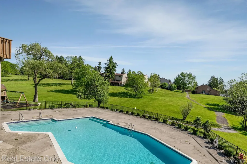 2903 Moon Lake Drive West Bloomfield Charter Township MI 48323