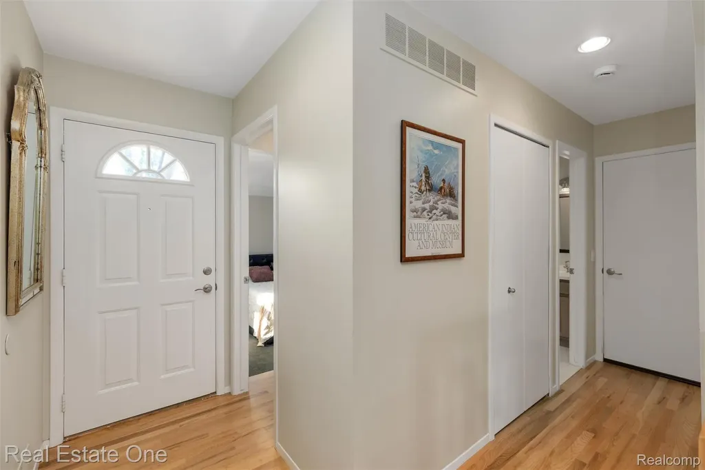 2903 Moon Lake Drive West Bloomfield Charter Township MI 48323