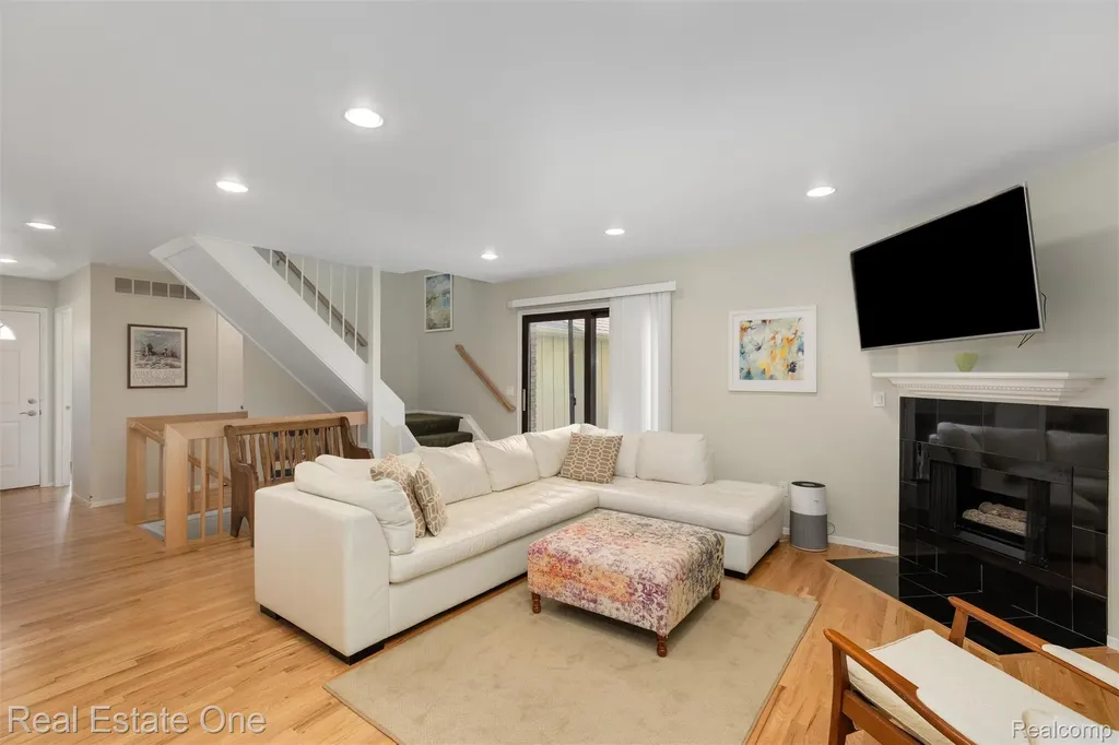 2903 Moon Lake Drive West Bloomfield Charter Township MI 48323