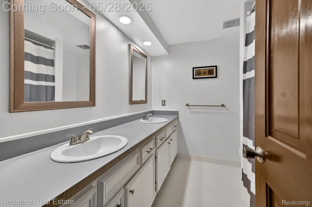 4296 Barcroft Way West Bloomfield Charter Township MI 48323