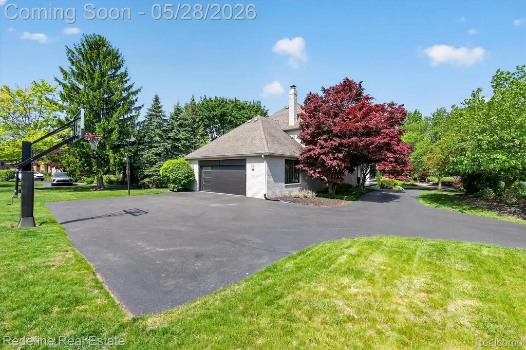 4296 Barcroft Way West Bloomfield Charter Township MI 48323