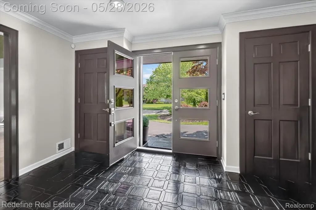 4296 Barcroft Way West Bloomfield Charter Township MI 48323