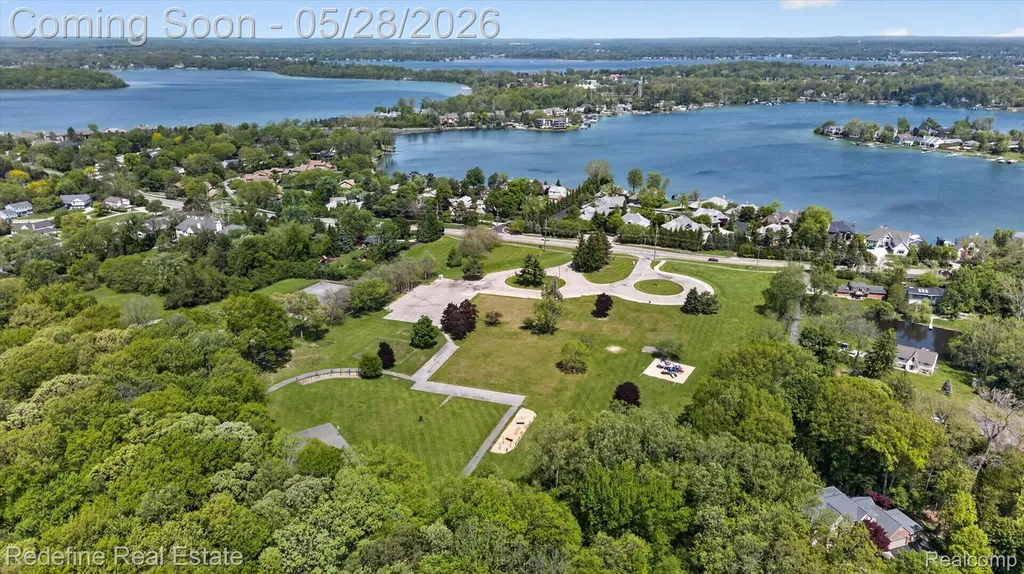 4296 Barcroft Way West Bloomfield Charter Township MI 48323