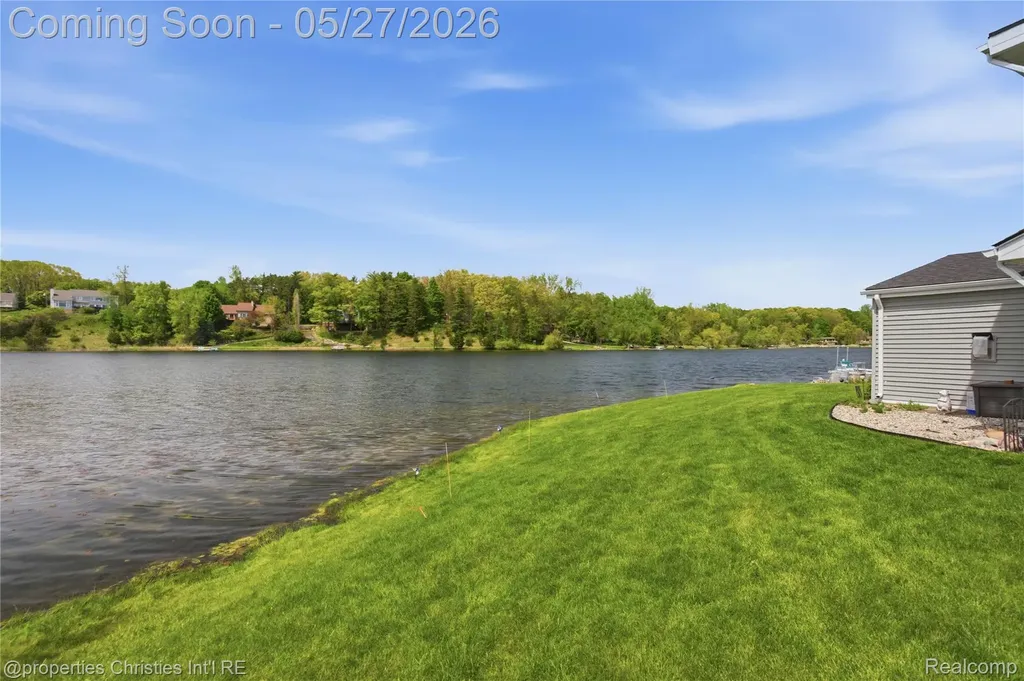 6672 Seth Court Independence Charter Township MI 48348