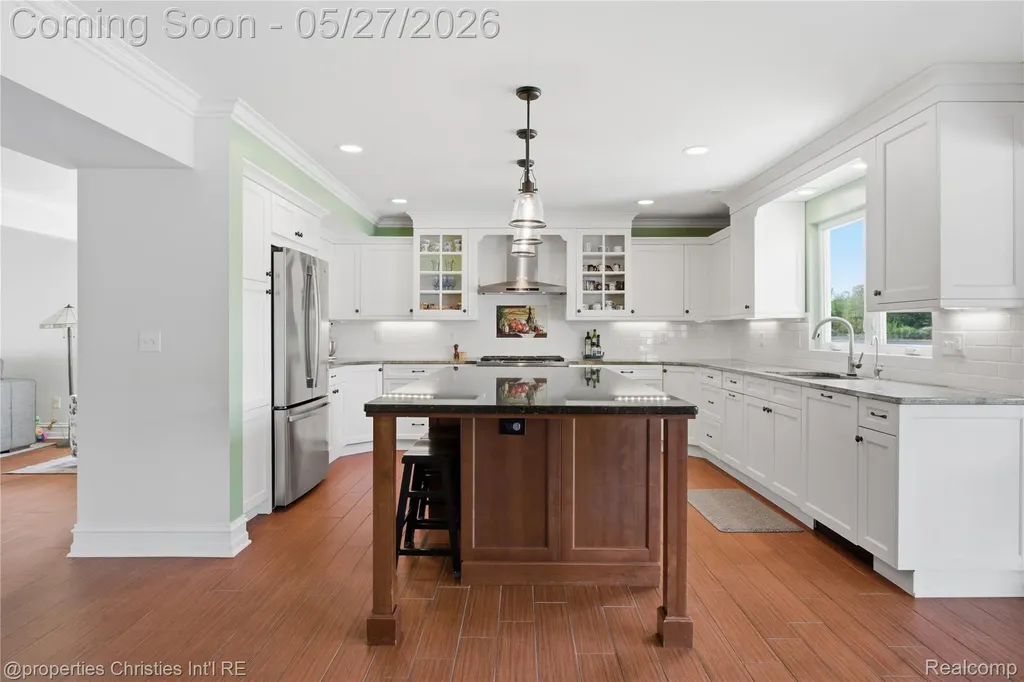 6672 Seth Court Independence Charter Township MI 48348