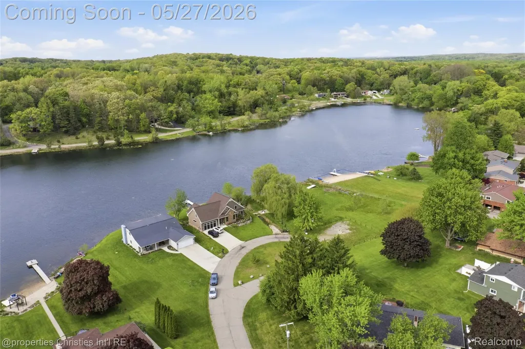 6672 Seth Court Independence Charter Township MI 48348