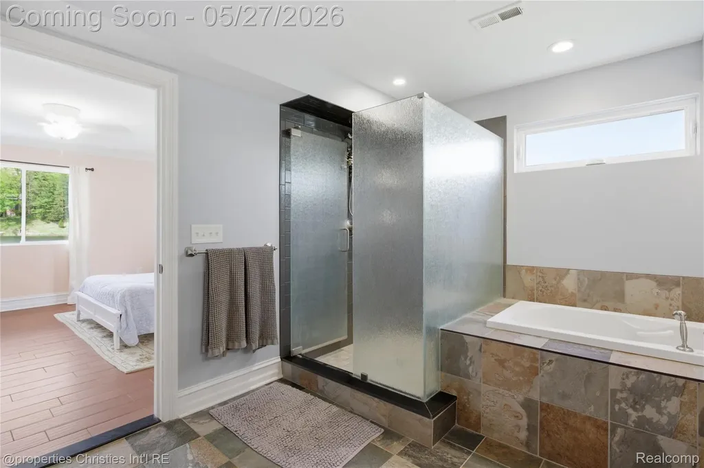 6672 Seth Court Independence Charter Township MI 48348