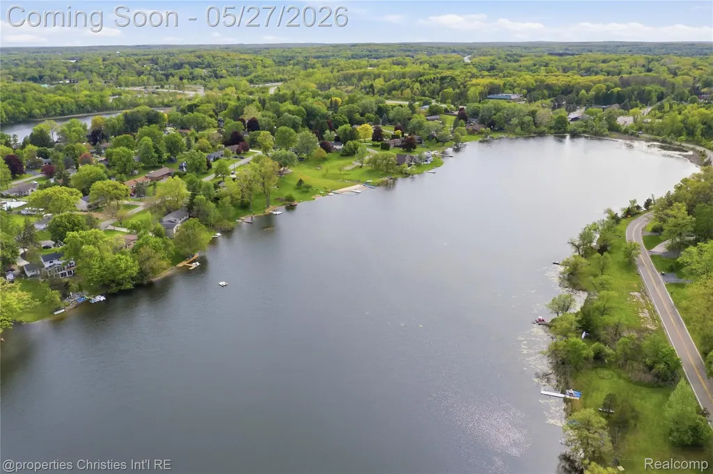 6672 Seth Court Independence Charter Township MI 48348