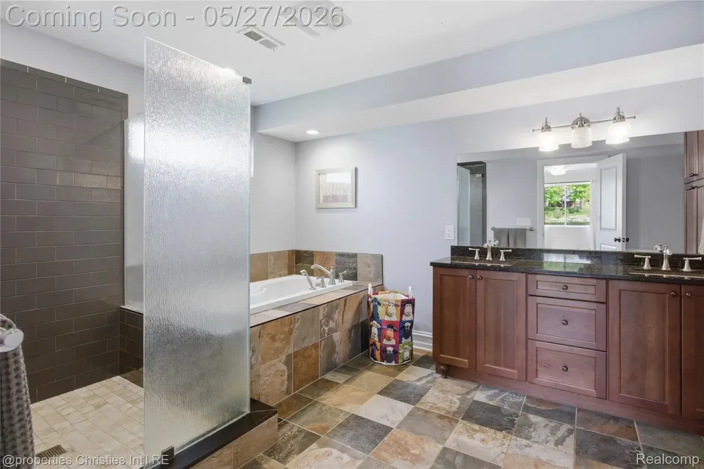 6672 Seth Court Independence Charter Township MI 48348