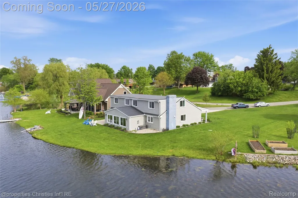 6672 Seth Court Independence Charter Township MI 48348
