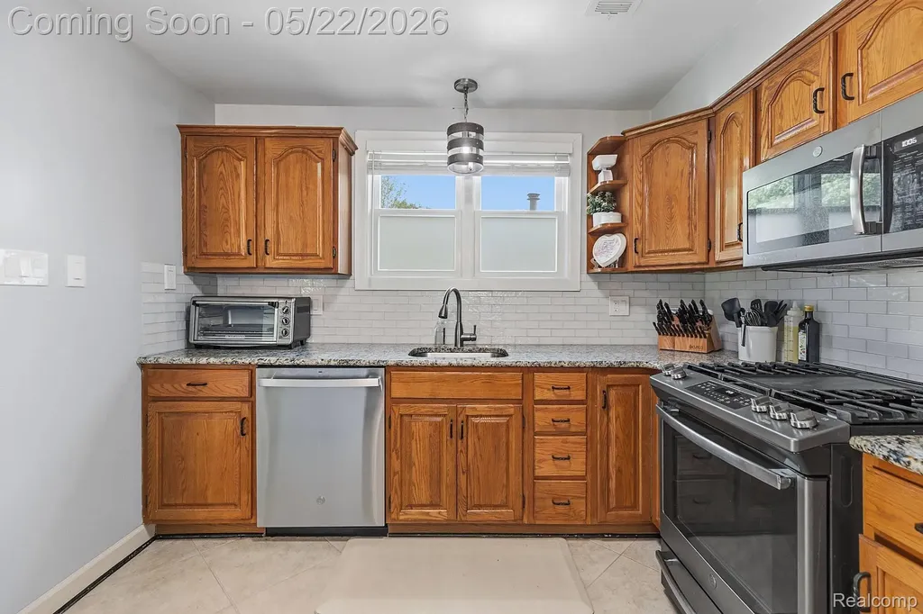 156 Moross Street Mt. Clemens City MI 48043