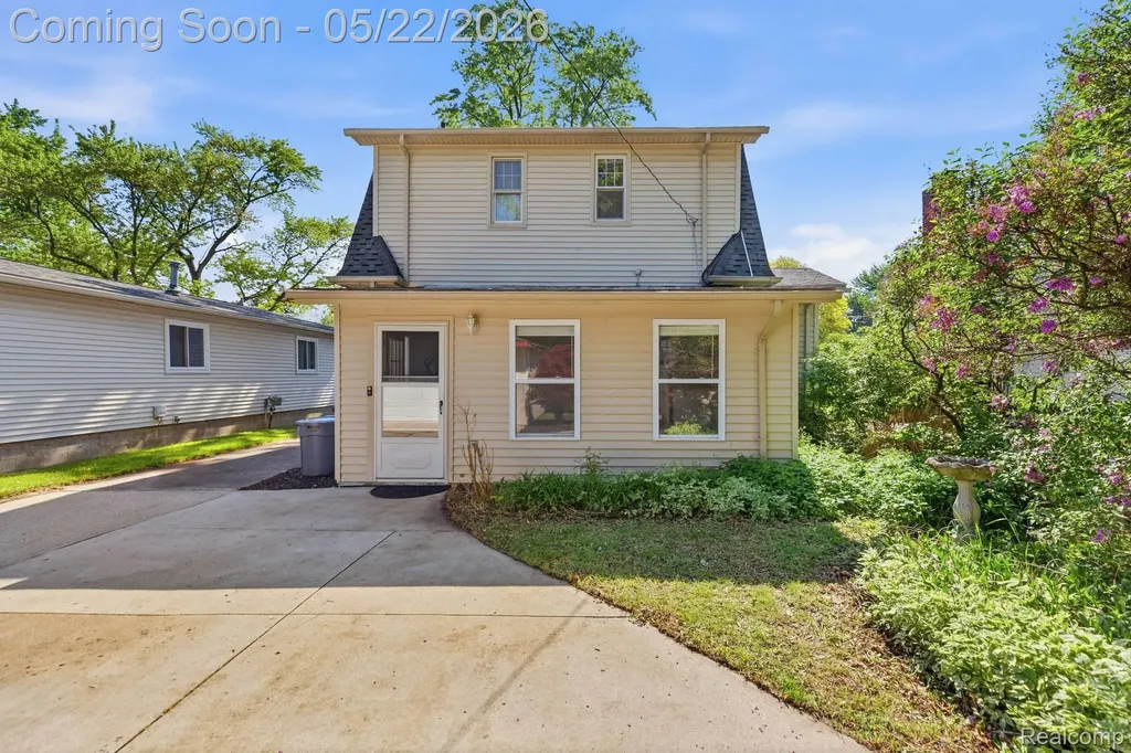 156 Moross Street Mt. Clemens City MI 48043