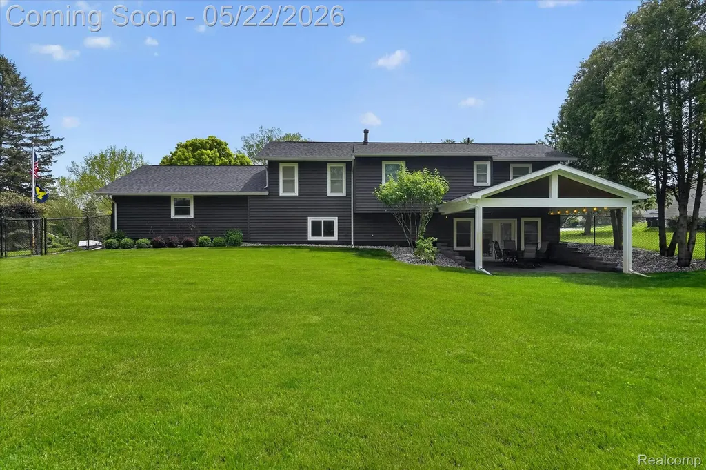 12192 Overlook Drive Tyrone Township MI 48430