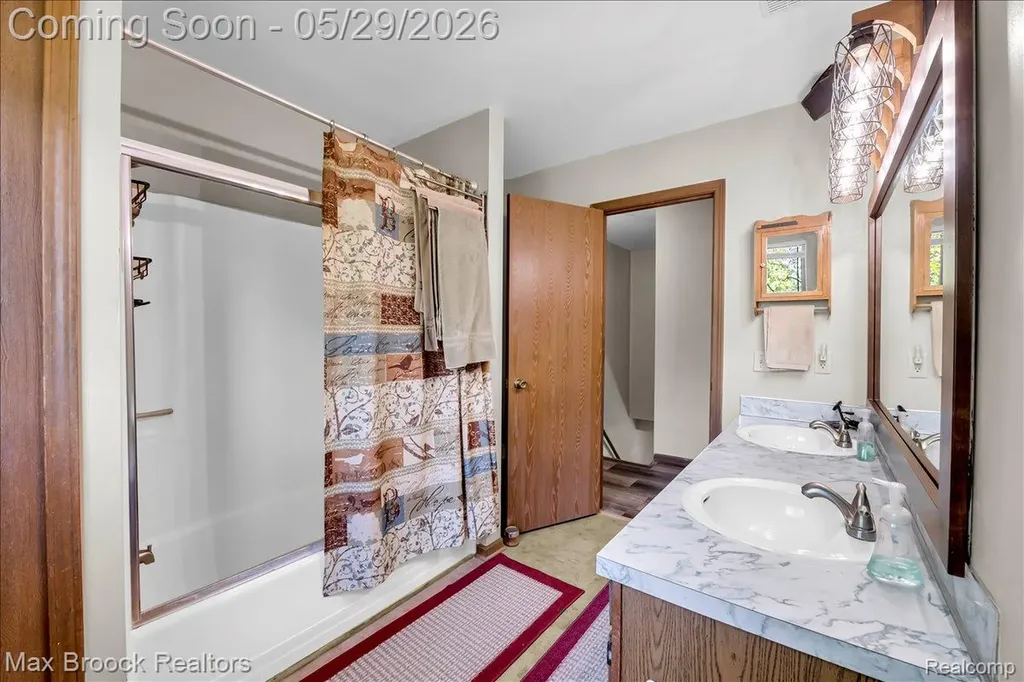 4445 E Hill Road Grand Blanc City MI 48439