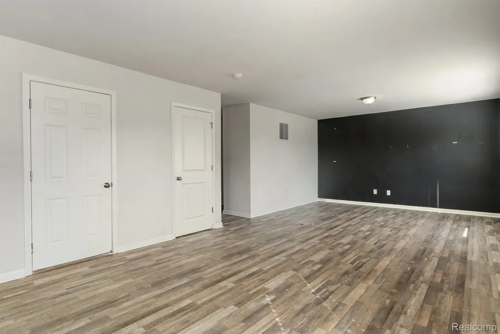 10219 Island Lake Drive Taylor City MI 48180