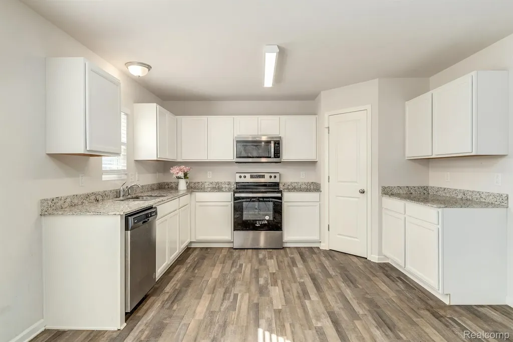 10219 Island Lake Drive Taylor City MI 48180