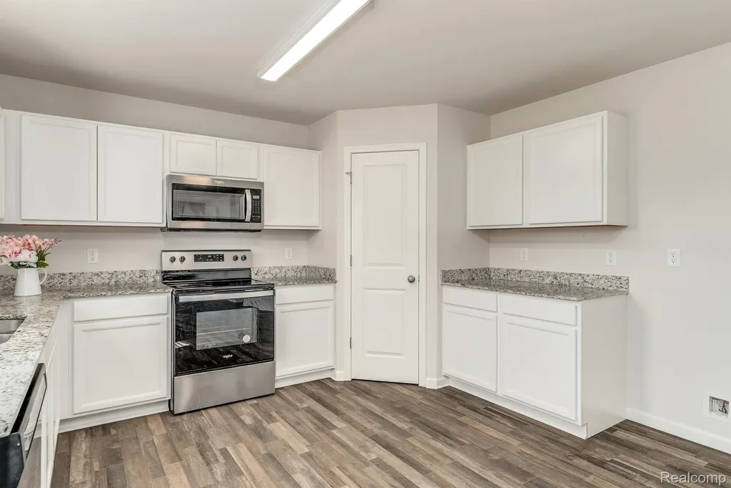 10219 Island Lake Drive Taylor City MI 48180