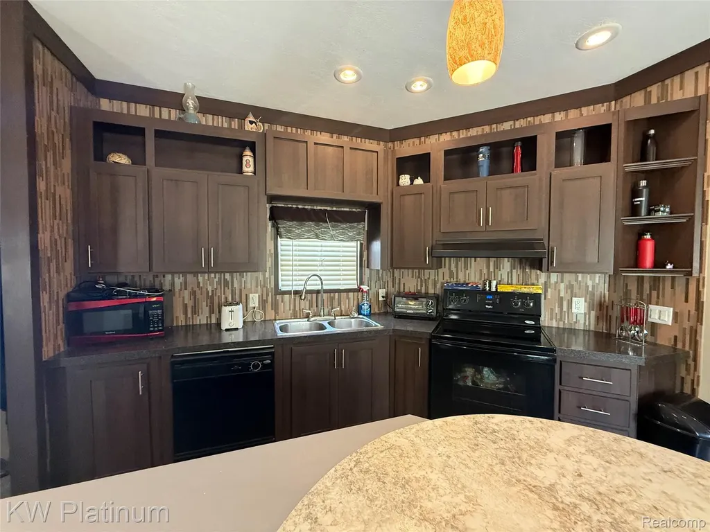 29927 Guilford Circle Chesterfield Township MI 48051