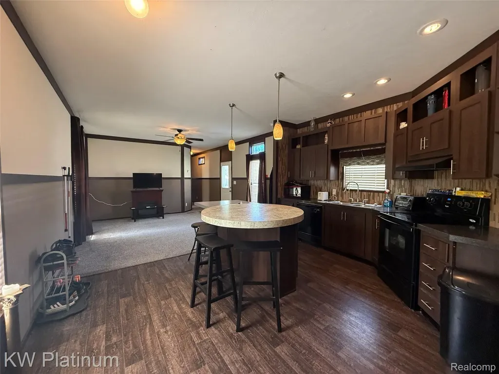 29927 Guilford Circle Chesterfield Township MI 48051