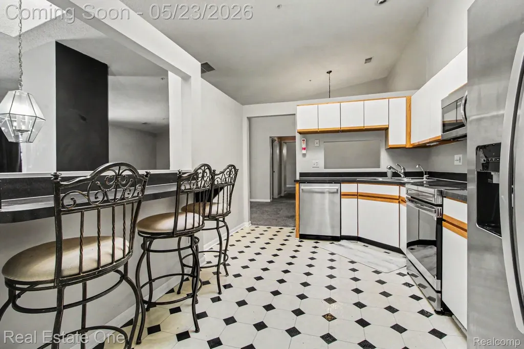 49738 Plymouth Way Plymouth Charter Township MI 48170